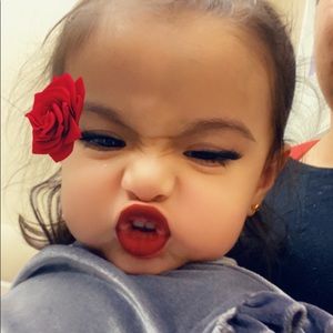 Meet your Posher, Claudia